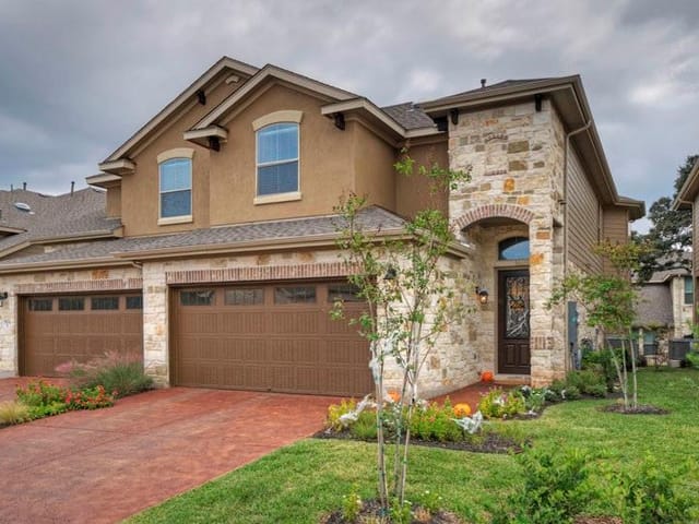 7504B Colina Vista Loop
