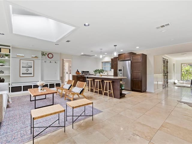 7508 Meadowview Ln