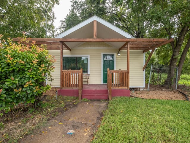 7511 Carver Ave