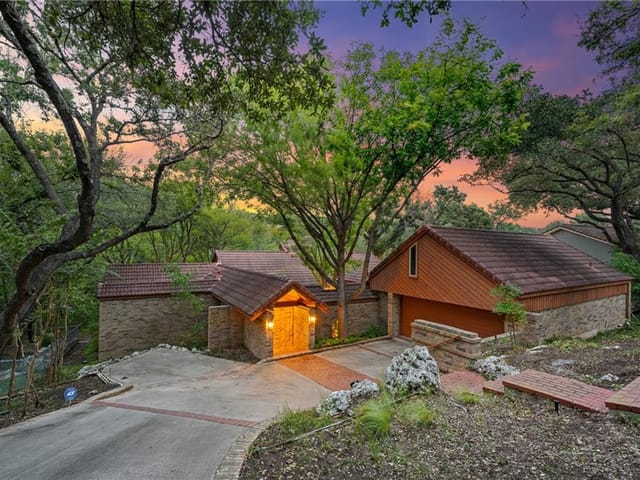 7514 Stonecliff Dr