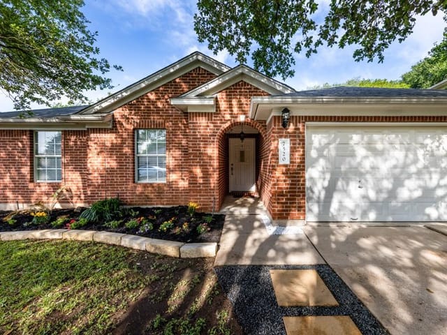7520 Spivey Dr