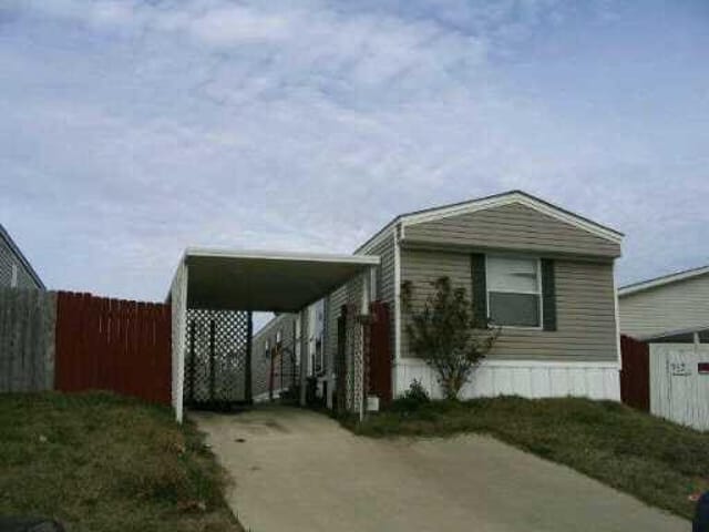 7523 Compass DR
