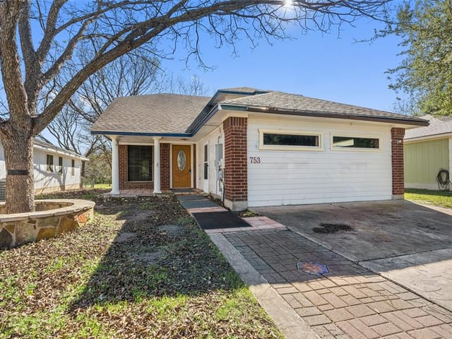753 Latteridge Dr