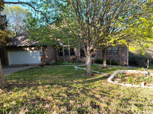 7600 Bellflower Cv