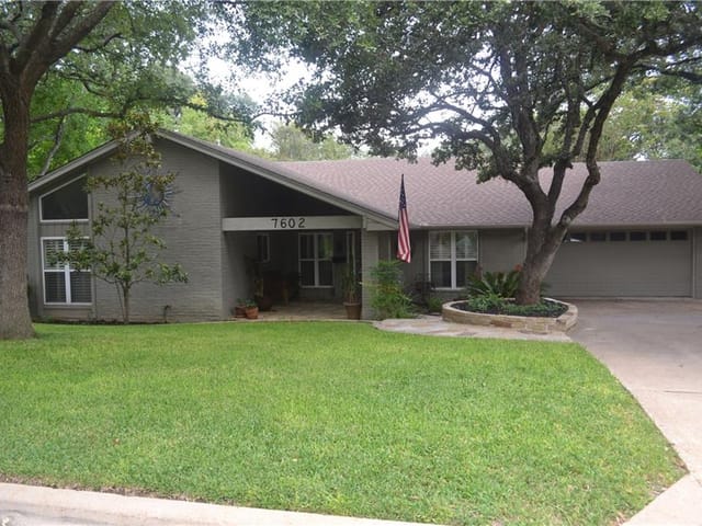 7602 Long Point Dr