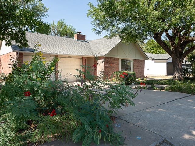 7602 Whispering Oaks DR
