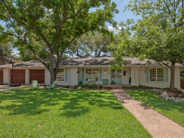 7603 Mesa Dr