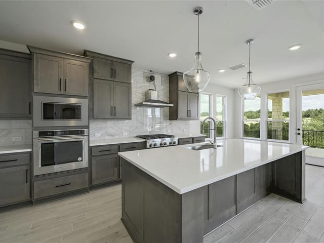 7604 Becasseau Dr
