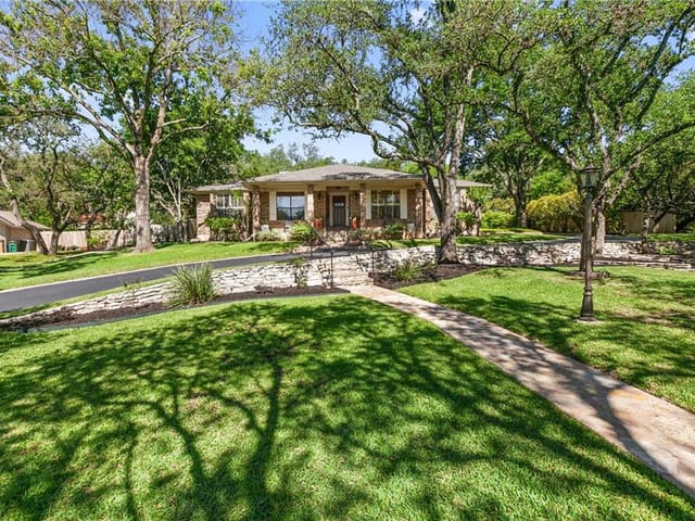 7604 Creekbluff Dr