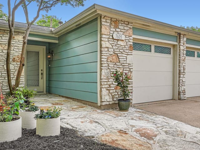 7605 Clydesdale Dr