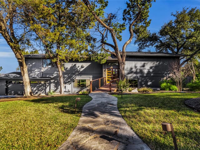 7605 Parkview Cir