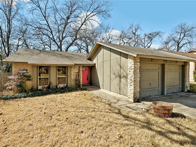 7606 Lunar Dr
