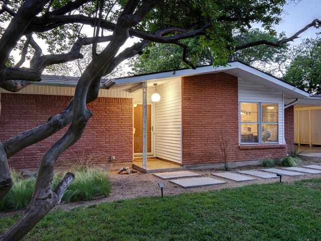 7606 Mullen Dr