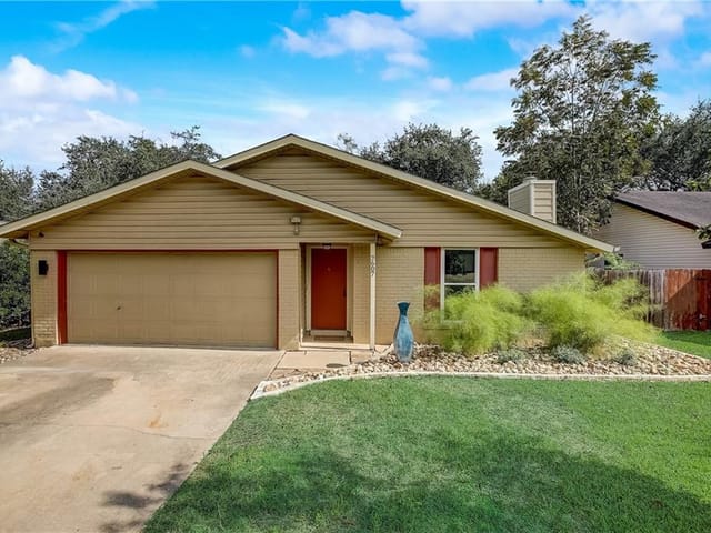 7607 Whispering Winds Dr