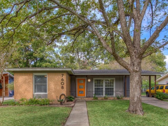 7608 Delafield LN
