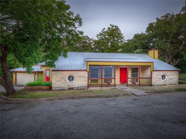 7609 Cameron Rd