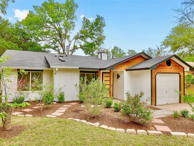 7609 Crystalbrook DR