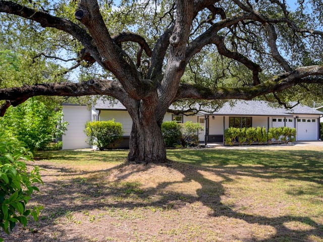 7611 Oak Hedge PL