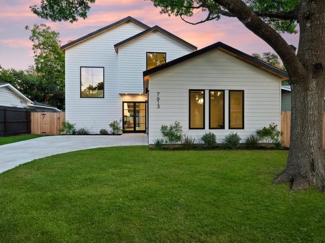 7613 Hardy Dr