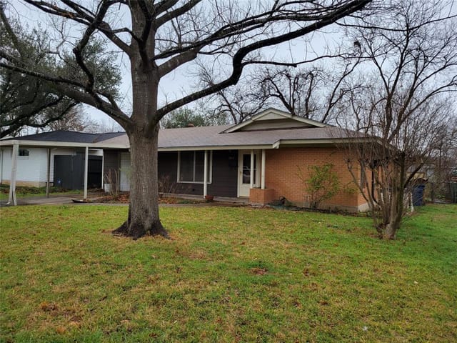 7613 Hardy Dr