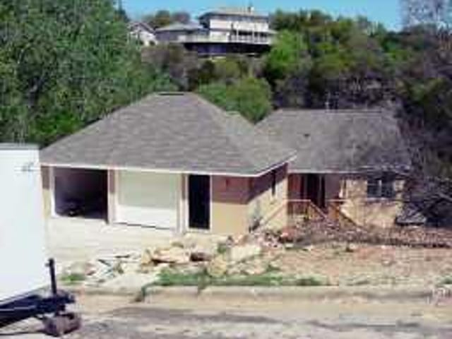 7617 PARKVIEW Cres