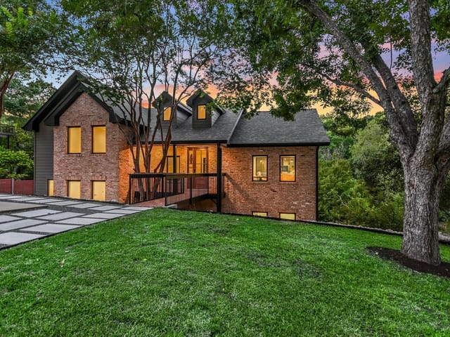 7625 Parkview Cir