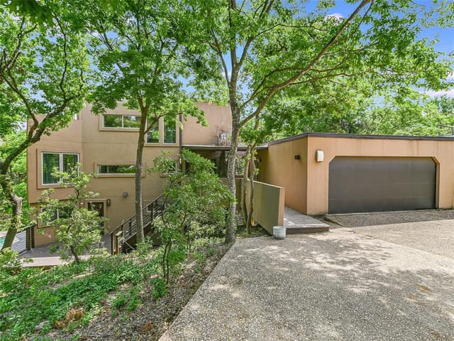 7626 Parkview CIR