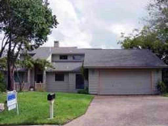 7628 PARKVIEW Cres