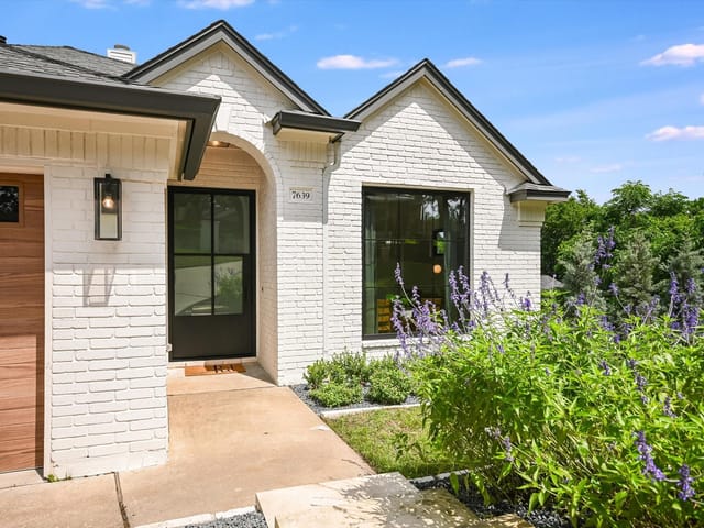 7639 Parkview Cir