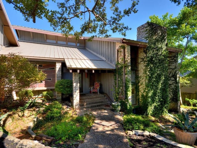 7643 PARKVIEW Cir