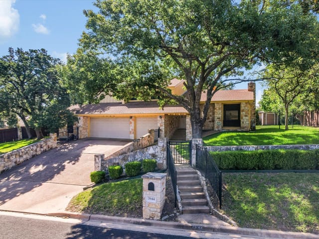 7644 PARKVIEW CIR