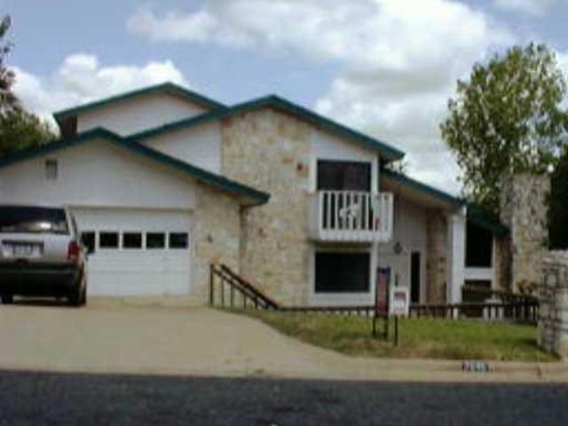 7645 PARKVIEW Cres