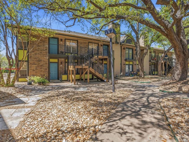 7685 Northcross Dr Unit #1121