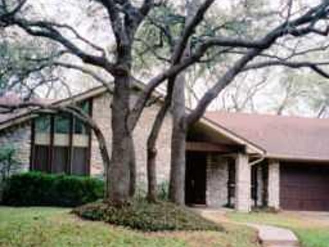7700 LONG POINT Dr