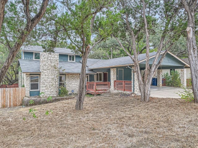 7701 Peaceful Hill Ln