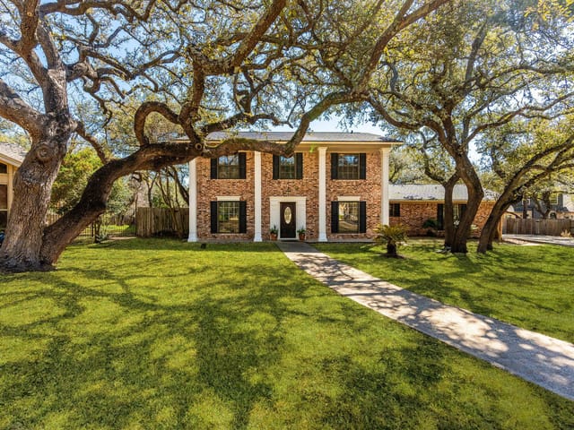 7701 Penelope Cir