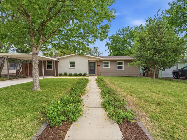 7705 Lazy LN