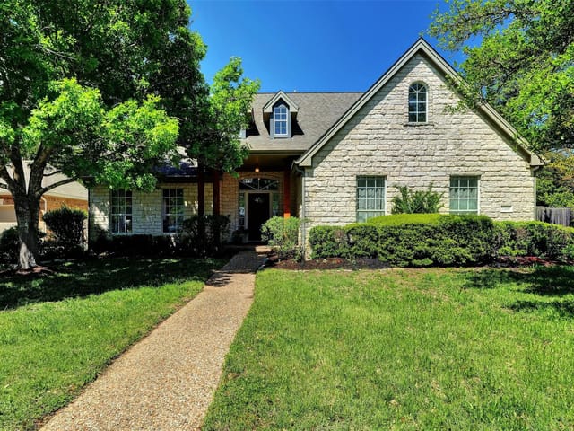 7706 Blue Lilly Dr