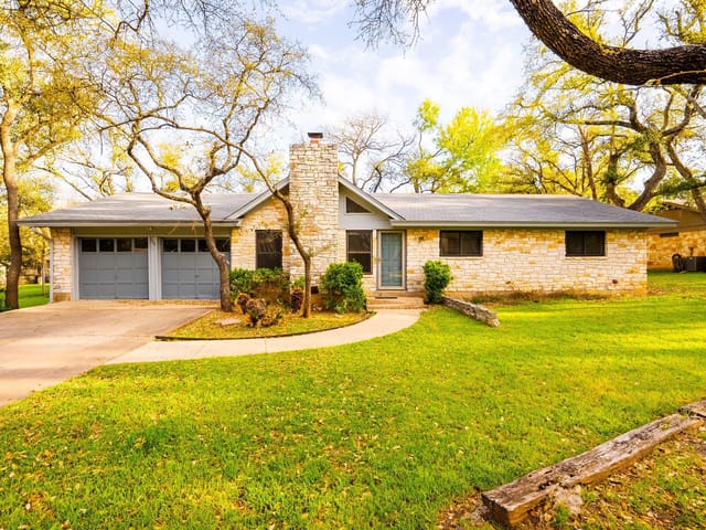 7706 Penelope Cir