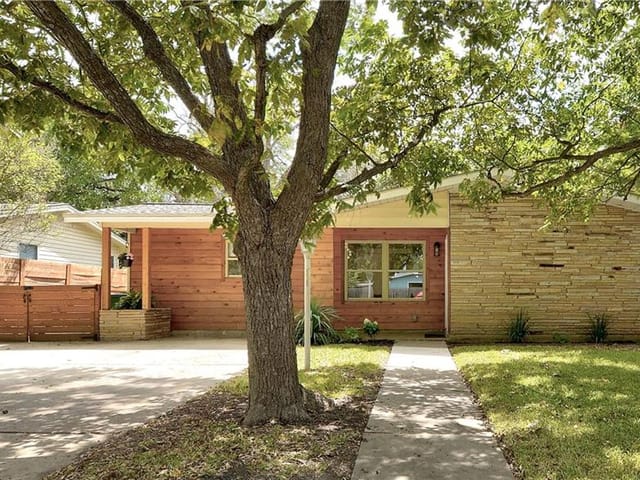 7707 Lazy Ln