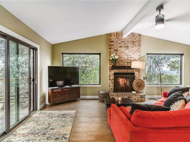 7709 Evaline Ln