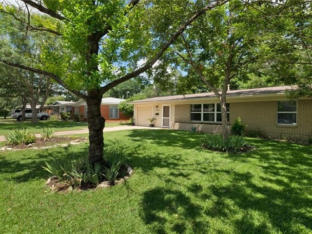 7709 Lazy Ln