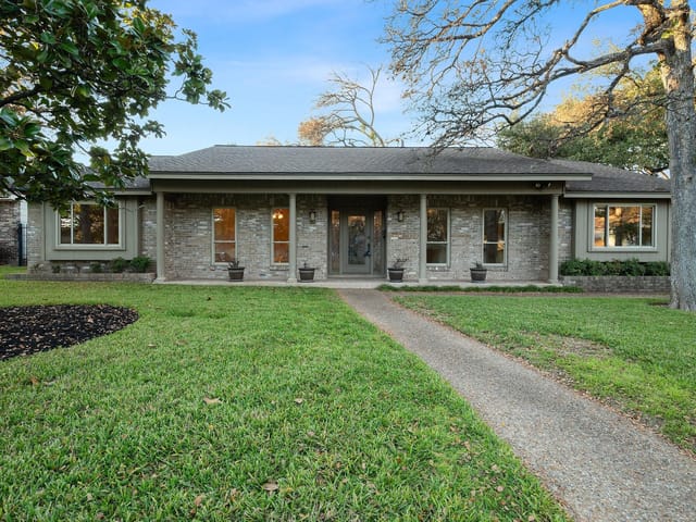 7710 Shadyrock Dr
