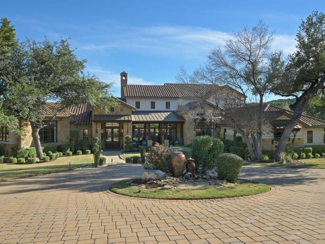 7715 Escala Dr