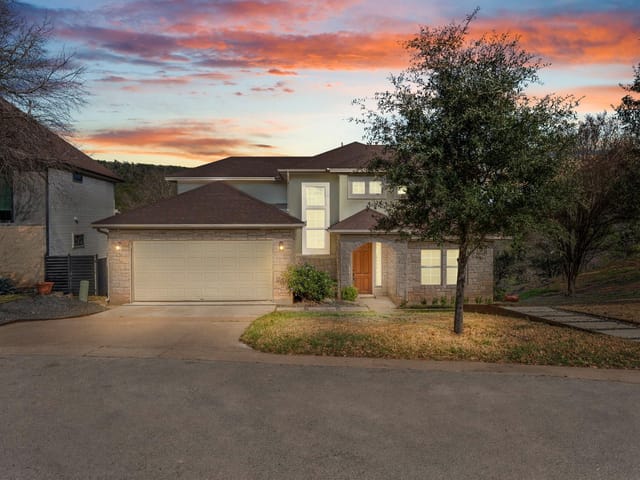 7716 Waldon Dr