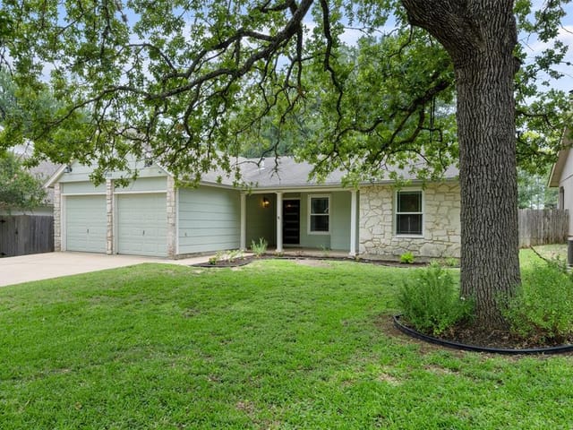 7722 Navarro Pl