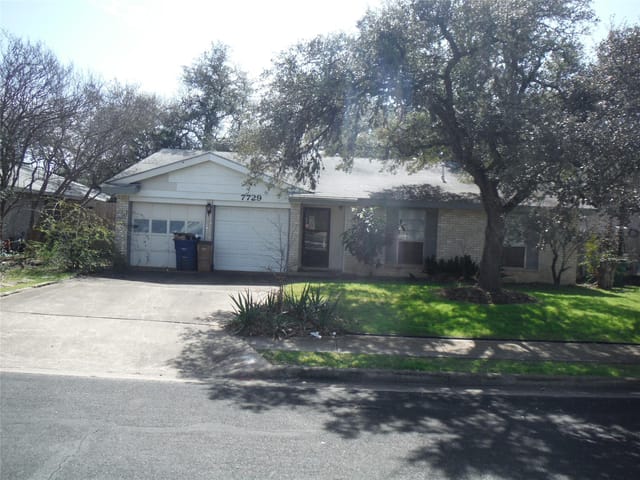 7729 Croftwood Dr