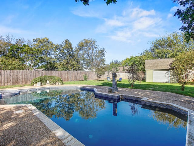 7741 Manassas DR