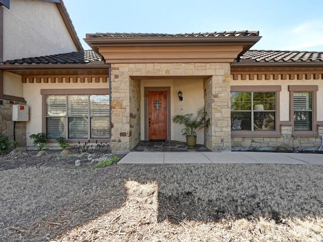 7800 Southwest PKWY Unit #110