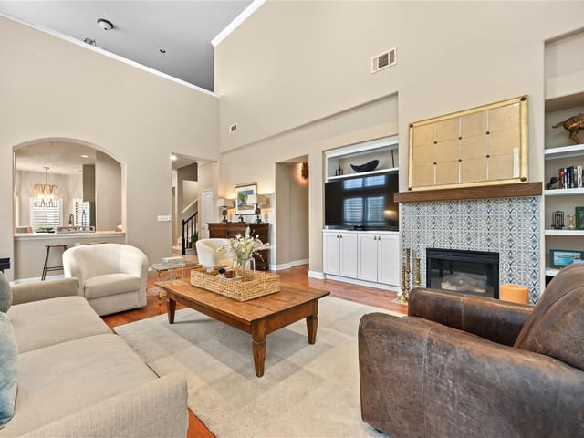 7800 Southwest PKWY Unit #1612